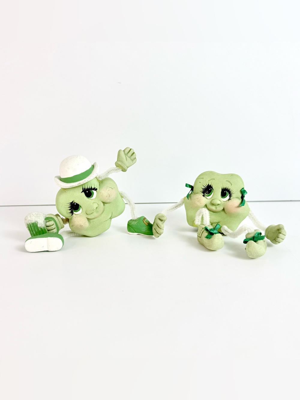 Vintage Anthropomorphic Ceramic Pipe Cleaner Sitter St Pat's Shamrock Couple